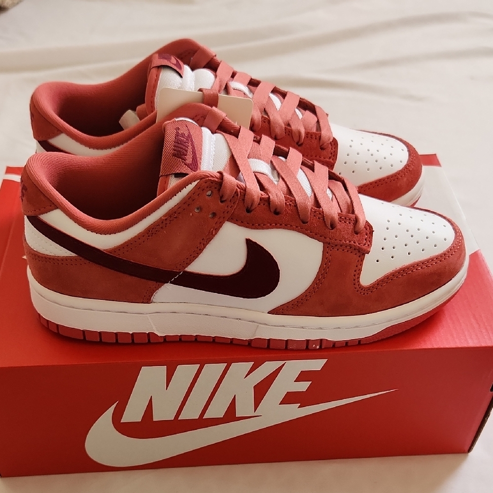 Nike Crimson and White Athletic Shoes - Picture 4 of 6